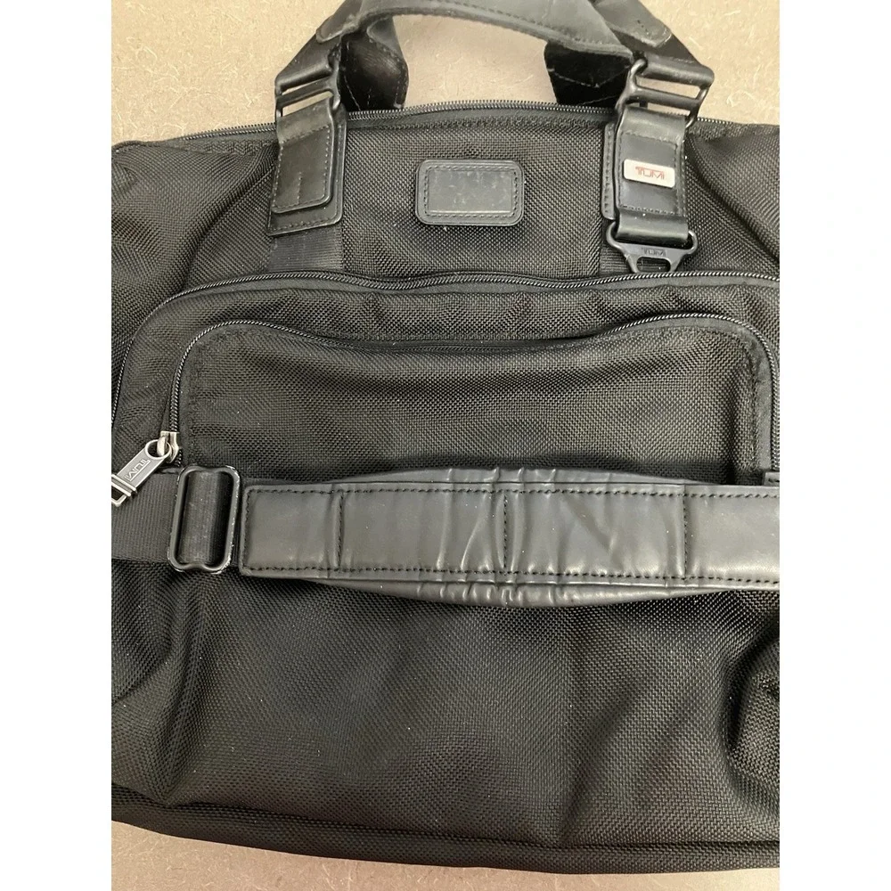 Tumi Yuma Slim Career Nylon Brief Case Laptop Bag Ballistic 16X12  22631DH Black